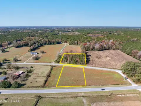 Land in Quiet Pollocksville Setting