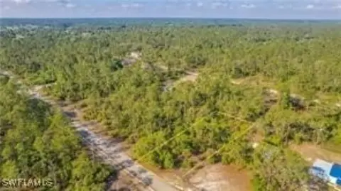 Spacious Lot in Lehigh Acres