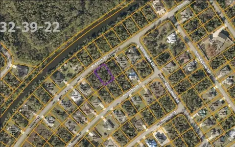 Residential Land in North Port