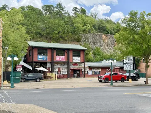 Downtown Restaurant and Bar Building