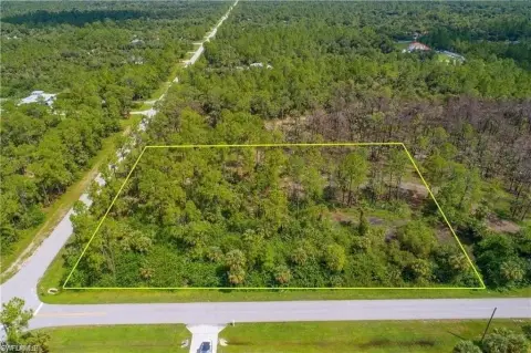 Residential Land in Naples, FL