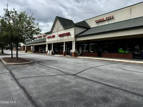 Neighborhood Plaza Retail Suite