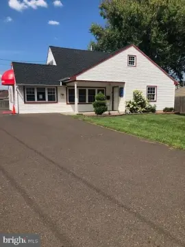 LEVITTOWN Commercial Property For Sale