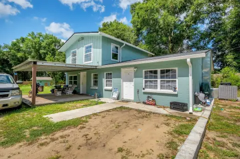 Duplex with Studio Unit and Yard