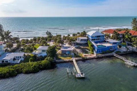Gulf-to-Bay Waterfront Parcel on Casey Key