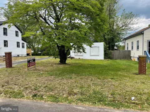Residential Lot with Salvageable Garage