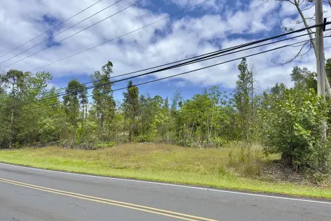 Vacant Corner Lot in Keaau