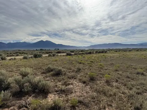 Land with Panoramic Mountain Views