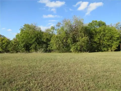 Residential Land in Marlin, TX