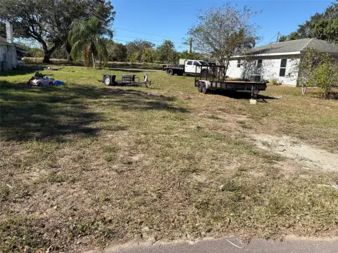 Vacant Lot in Frostproof, FL