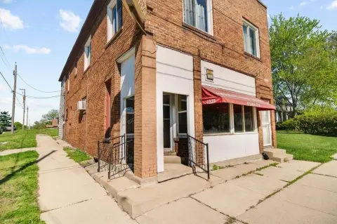 Mixed-Use Property in Rockford, IL