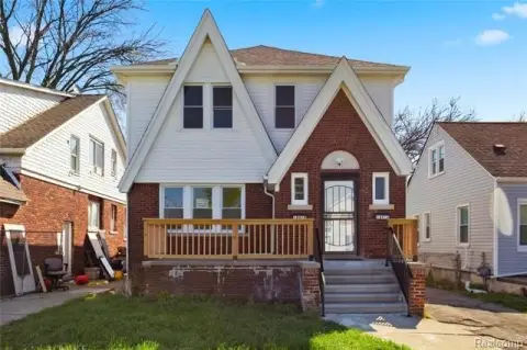 Renovated Detroit Duplex with Income