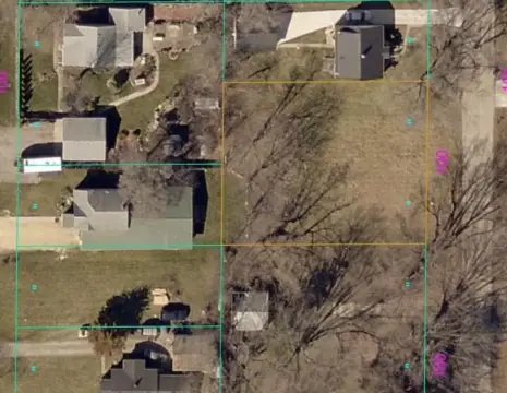 Residential Land in Rockford, IL