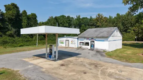 Neighborhood Gas and Convenience Store