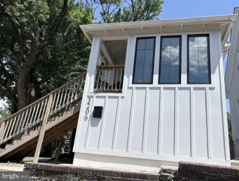 Renovated Cottage Duplex