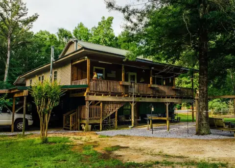 Hickory MS Farm/Estate with Lodge