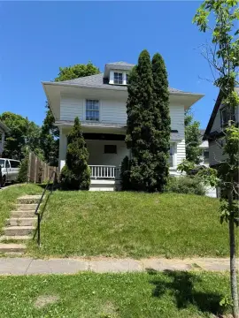 Duplex with Vacant Lower Unit
