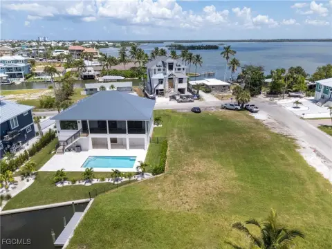 Waterfront Land in Fairview Isles