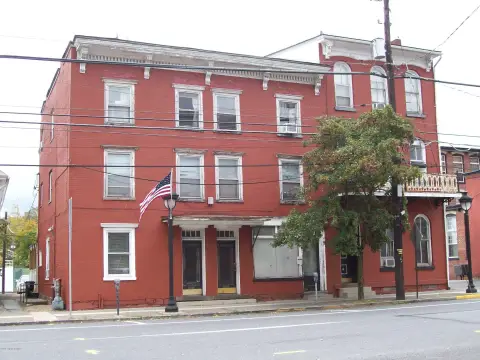 10-Unit Apartment Building with Parking