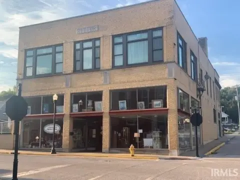 Prime Commercial Building in Downtown