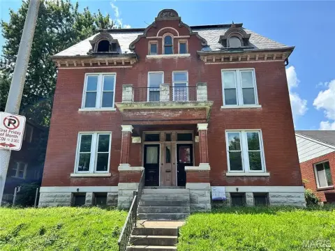 Brick Duplex with Third Level