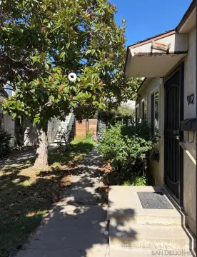 Triplex with Garage