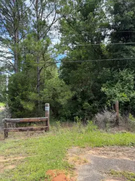 Retail-Adjacent Commercial Land