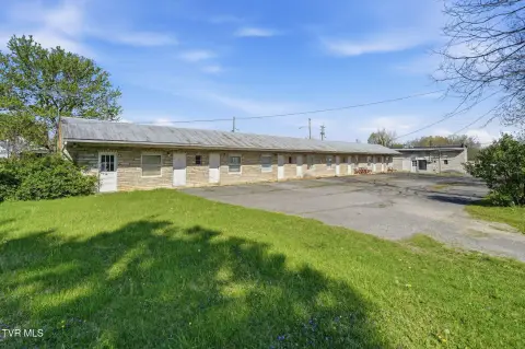8-Unit Motel and Historic Home