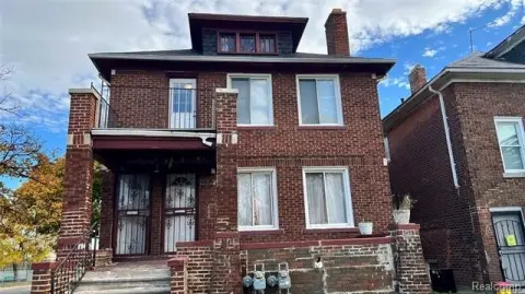 Detroit Duplex with Income Potential
