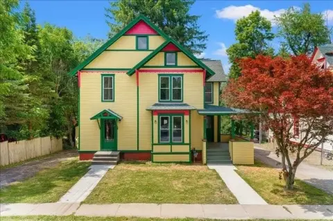 Renovated Duplex with Garages