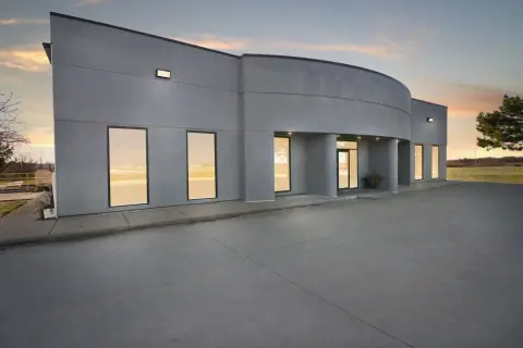 Office-Warehouse Distribution Facility