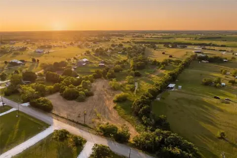 Land in China Spring, Texas