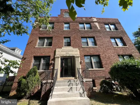Six-Unit Apartment Building