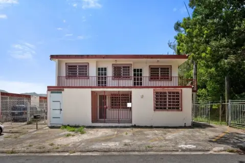 8-Unit Apartment Building
