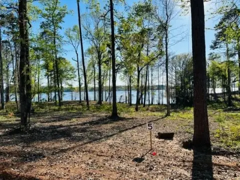 Waterfront Lot in Whitetail Ridge