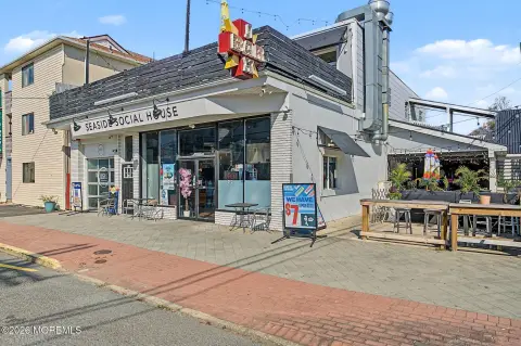 Restaurant with Outdoor Decks