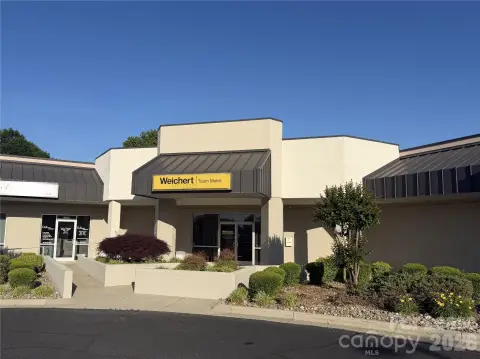Adaptable Office Space Near I-40