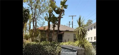Burbank Triplex in Prime Location