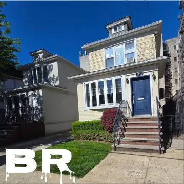 Detached Single-Family Home with Driveway