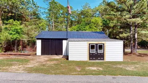 Storefront Property with Back Pad