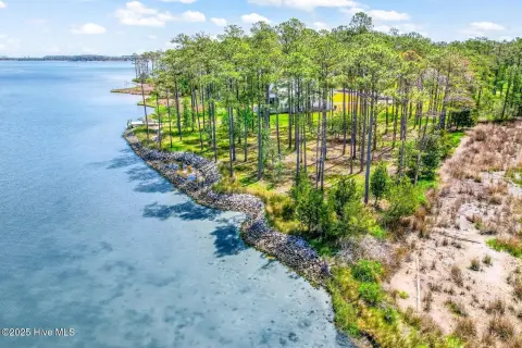 Waterfront Land in Oyster Point