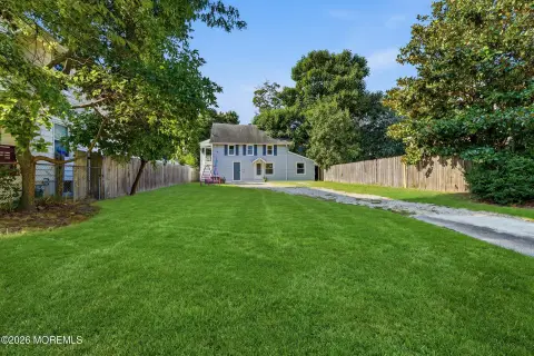 Duplex with Deck