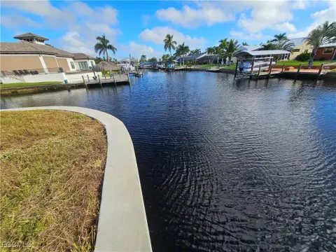 Waterfront Lot in Yacht Club