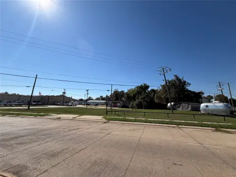 Commercial Land