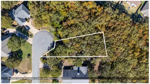 Residential Lot in Golf Community