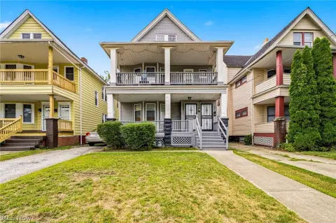 Triplex with Vinyl Siding and Windows