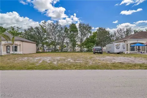 Commercial Lot in Cape Coral