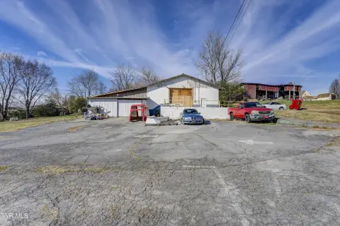 Commercial Space in Gray, TN