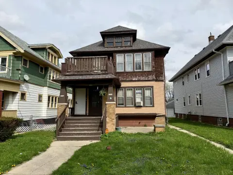 Milwaukee Duplex with Garage