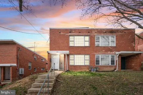 Brookland Triplex with Solar Panels